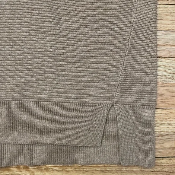 White House Black Market - Sweater - Picture 8 of 11